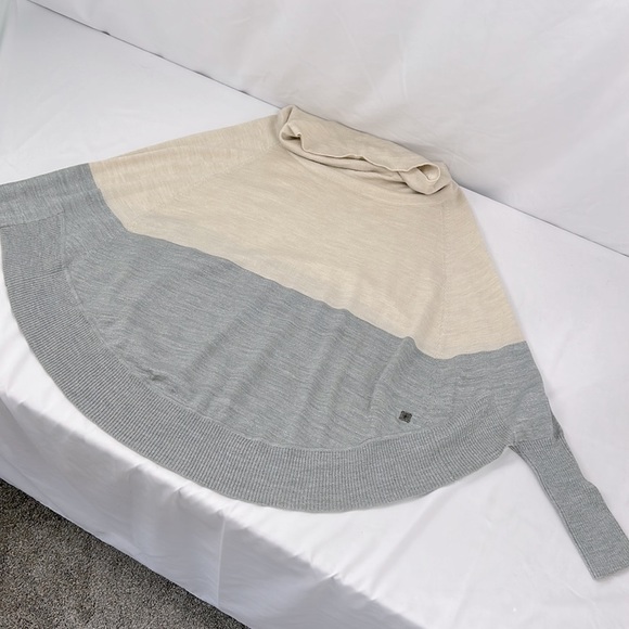Smartwool Nokoni Colorblock poncho/sweater cowl neck in Natural & Silver size S - Picture 8 of 13